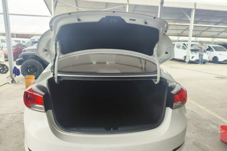 Used Hyundai Elantra (5th Generation / Langdong) 2015 1.6L Automatic Leading Model Trunk
