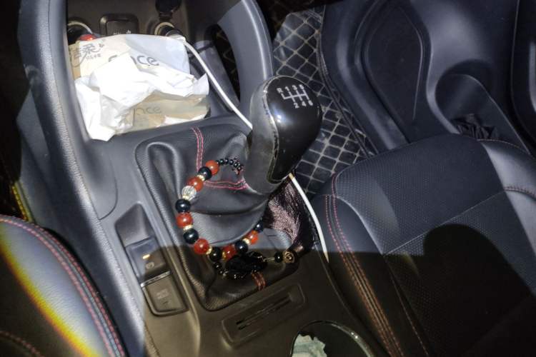 Used CHANGAN CS75 2014 2.0L Manual Luxury Version China IV Standard