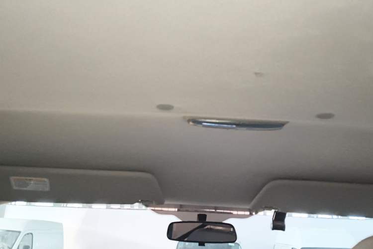 Used Ford Transit 2020 2.0T Diesel Multi-Function Commercial Vehicle Mid-Chassis Low-Roof Design with Dual Rear Doors Meeting China VI Emission Standards Headliner