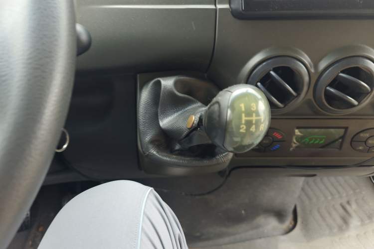 Used Iveco Power Daily 2017 2.5T Classic A32 Mid-Roof 6-7 Seater Bus 47Z5 Gear Lever