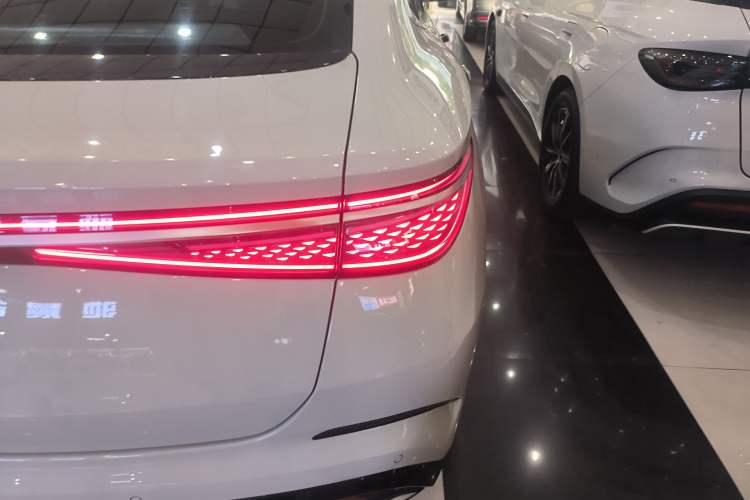 Used BYD Seal 2024 HONOR Edition DM-i 1.5L 121km Elite Model
