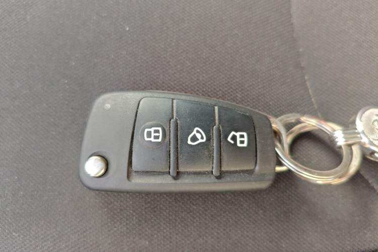 Used JAC Refine M3 2022 PLUS IKEA Edition 1.8L Comfort Version Vehicle Key