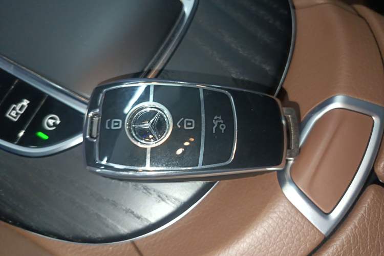 Used Mercedes-Benz E-Class 2023 Restyled E 300 L Sporty and Stylish Edition
