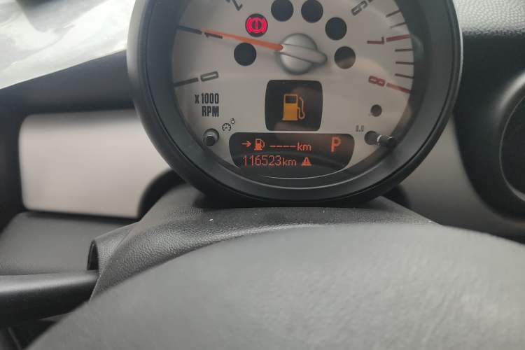 Used MINI 2011 1.6L ONE Odometer Close Up