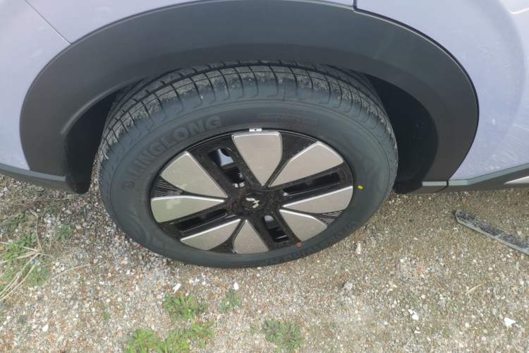 Used Wuling Bingo S 2025 Model 430km Deluxe Edition