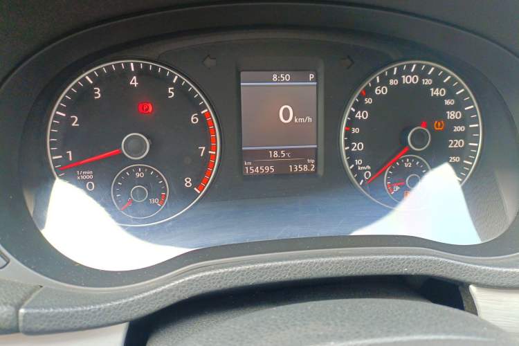 Used Volkswagen Passat 2013 1.8TSI DSG Prestige Edition Odometer Close Up