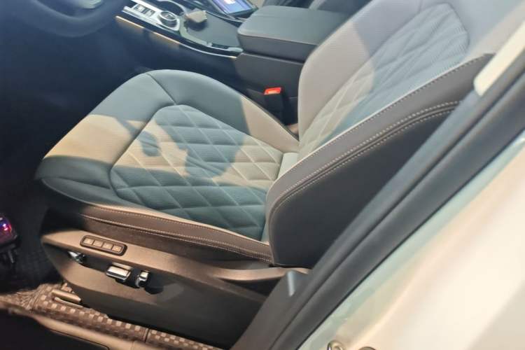 Used Volkswagen Tavendor 2023 380TSI Four-Wheel Drive R-Line Cruise Edition Left Front Seat