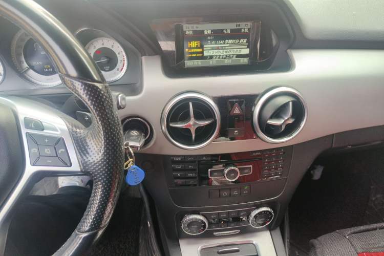 Used Mercedes-Benz GLK-Class 2015 GLK 260 4MATIC Dynamic Edition Ultimate Version
