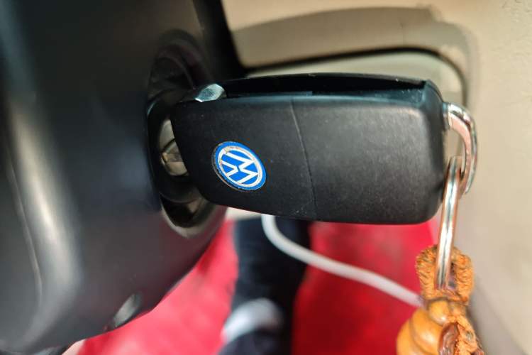 Used Volkswagen Passat 2009 1.8T Automatic Luxury Edition Vehicle Key