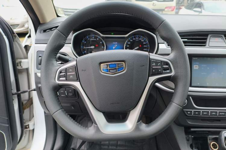 Used Geely Auto Emgrand 2017 Sedan Million Edition 1.5L CVT Upward Connectivity Version