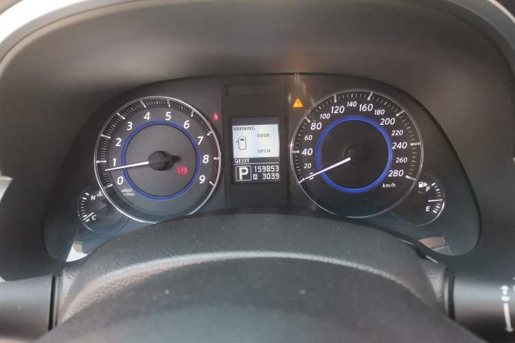 Used Infiniti QX70 2015 3.7L Shadow Edition