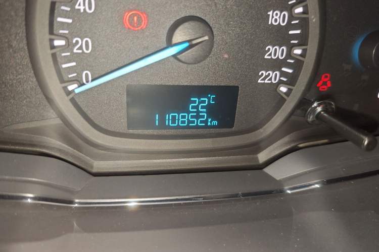 Used Ford Escort 2015 1.5L Manual Fashion Edition Odometer Close Up