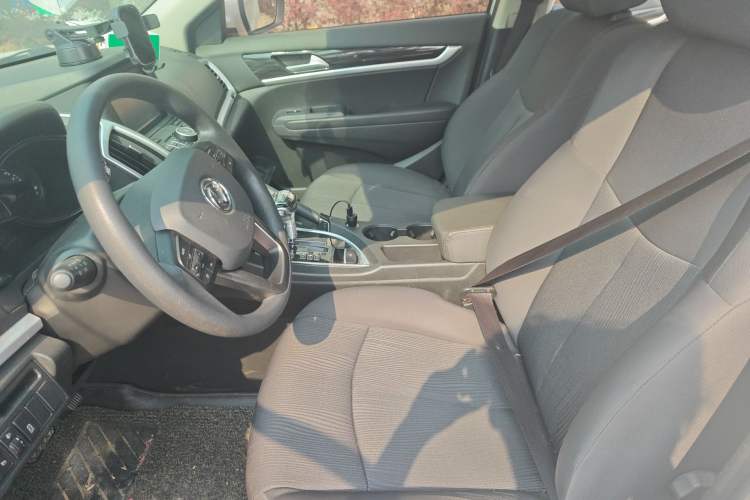 Used Dongfeng Aeolus AX7 2016 2.0L Automatic Zhiyue Trim
