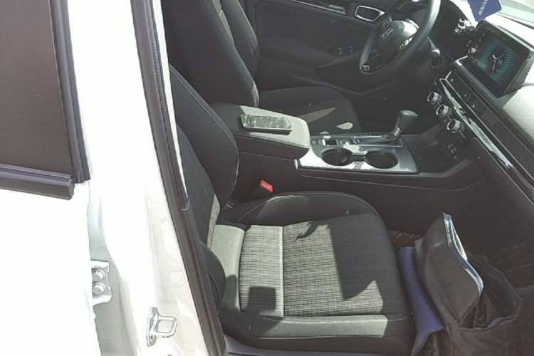 Used Honda Civic 2023 240TURBO CVT Dynamic · Center Stage Special Edition