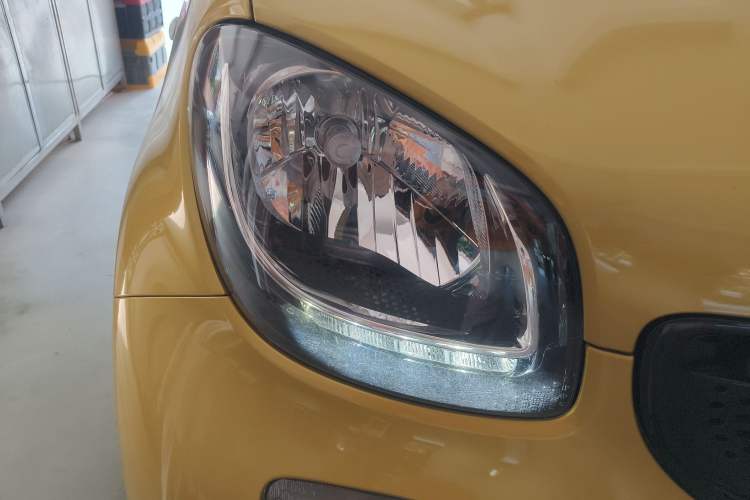 Used smart forfour 2016 1.0L 52 kW Passion Edition
