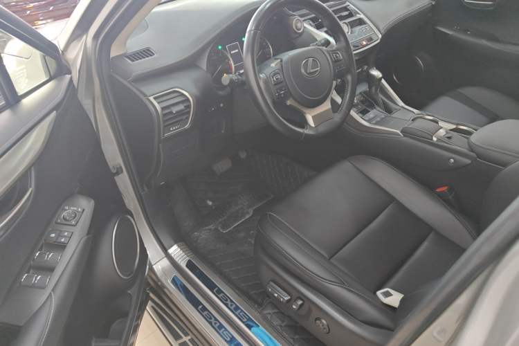 Used Lexus NX 2020 200 Front-Wheel Drive Freeline Edition China VI Standard Driver Seat