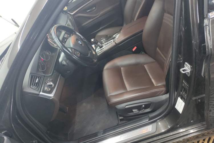 Used BMW 5 Series 2014 525Li Luxury Design Package