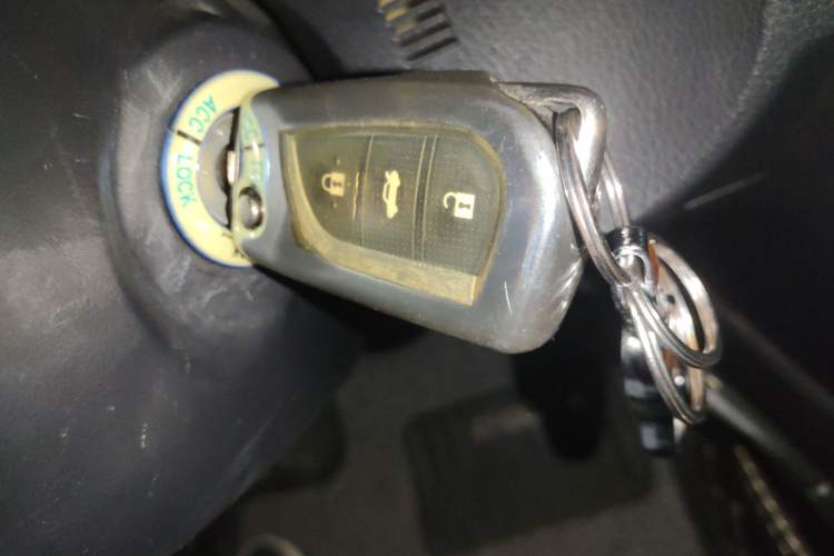 Used Toyota Corolla 2017 Revised Version 1.2T S-CVT GL Vehicle Key