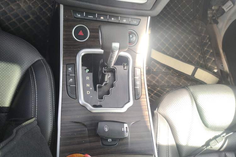 Used Land X7 2015 2.0T Panoramic Flagship Edition Gear Lever