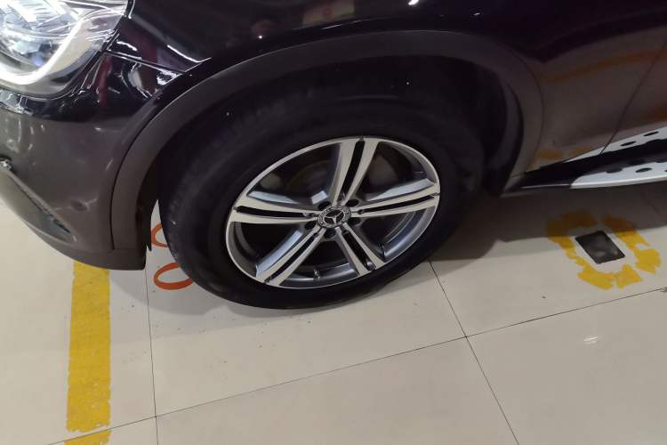 Used Mercedes-Benz GLC 2021 GLC 260 L 4MATIC Dynamic Edition Left Front Wheel Hub