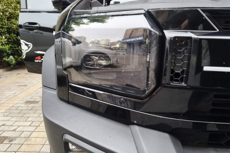 Used JETOUR Traveler 2023 2.0T All-Wheel Drive Conquer PRO Right Front Headlight