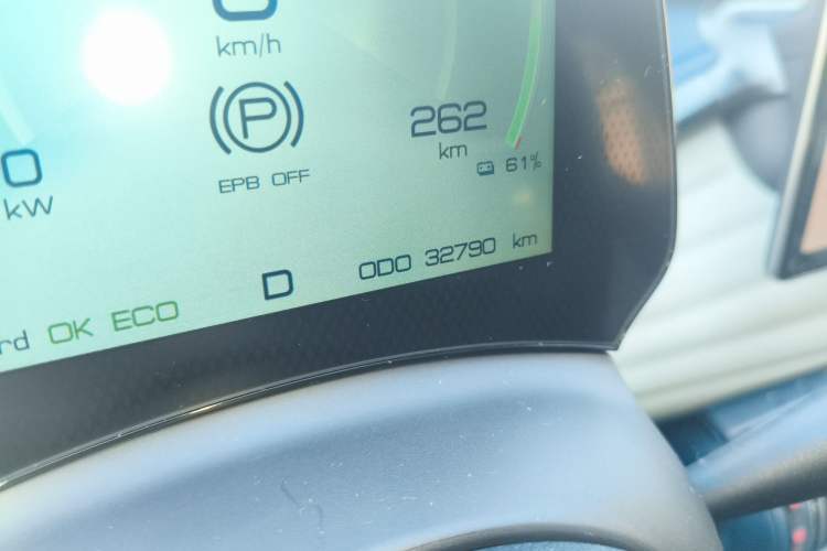 Used BYD Yuan PLUS 2022 430 km Luxury Version Odometer Close Up