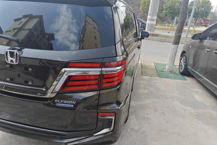 Used Honda Elysion 2019 2.0L Hybrid Luxury Edition
