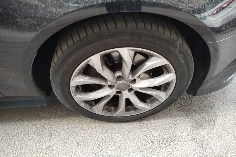 Used Audi A6L 2018 30th Anniversary Edition 35 TFSI Fashion Model Right Front Wheel Hub