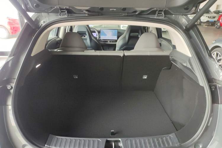 Used Lynk & Co 06 EM-P 2025 EM-P 126 Long-Range Max Trunk