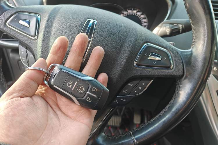 Used Lincoln MKX 2017 2.0T Two-Wheel Drive Deluxe Edition Vehicle Key