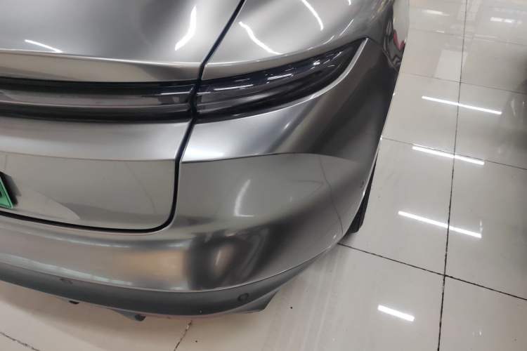 Used Nio ET5 2022 75 kWh Right Rear Taillight