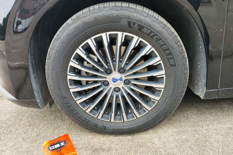 Used Denza D9 2022 DM-i 1040 Prestige Model Exterior 7