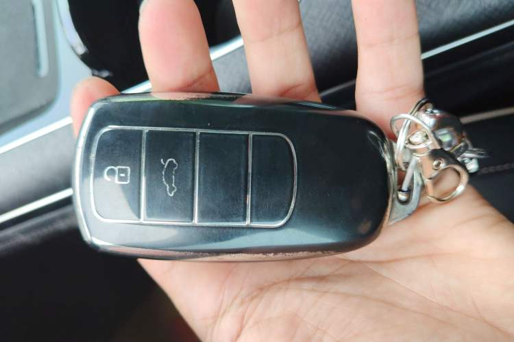 Used Chery Tiggo 9 2023 2.0T Dual-Clutch Two-Wheel Drive Luxury Edition 7 Seats Vehicle Key