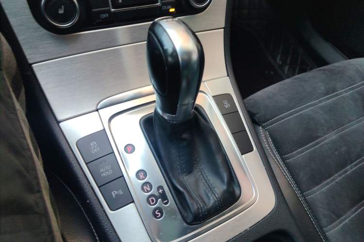 Used Volkswagen FAW-Volkswagen CC 2011 1.8TSI Luxury Model Gear Lever