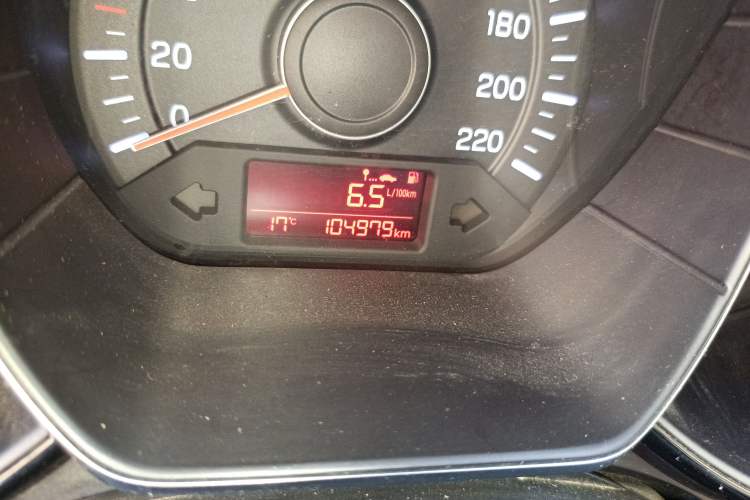 Used Kia K2 2015 Sedan 1.4L MT GLS