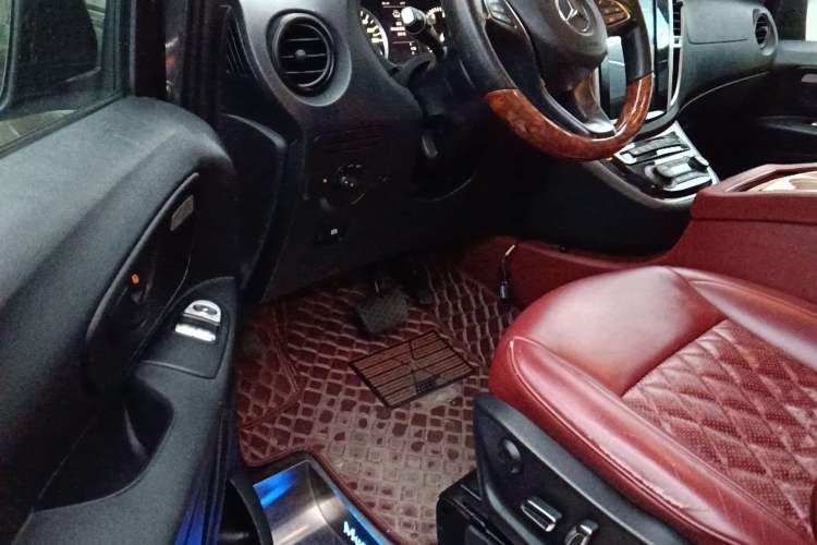 Used Mercedes-Benz V-Class  Driver Seat