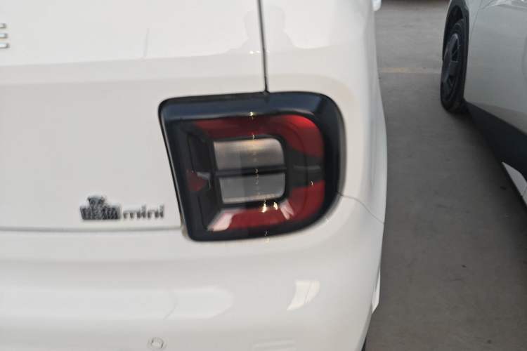 Used Geely Galaxy Panda 2024 Panda Mini 200km Endurance Bear
