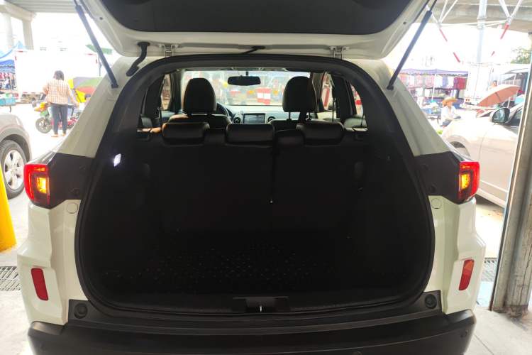 Used Honda XR-V 2017 1.5L LXi CVT Classic Edition Trunk
