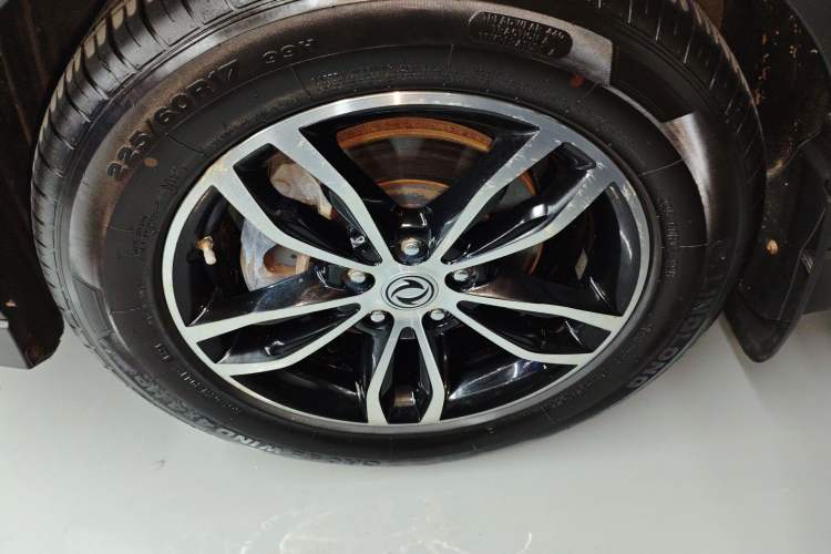 Used Dongfeng Fengon 580 2018 1.5T CVT Luxury Model Left Front Wheel Hub