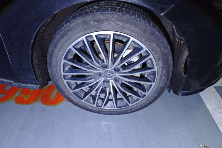 Used BYD Han 2020 EV Long-Range Luxury Model Right Front Wheel Hub