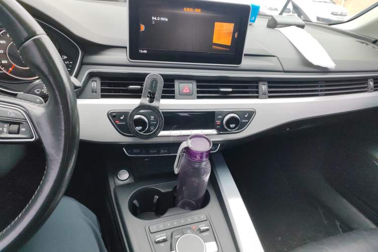 Used Audi A4L 2018 30th Anniversary Edition 40 TFSI Fashion Model
