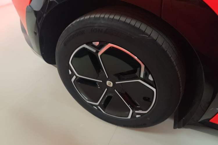 Used Xiaomi Auto YU7 2025 Ultra-Long Range Rear-Wheel Drive Version
