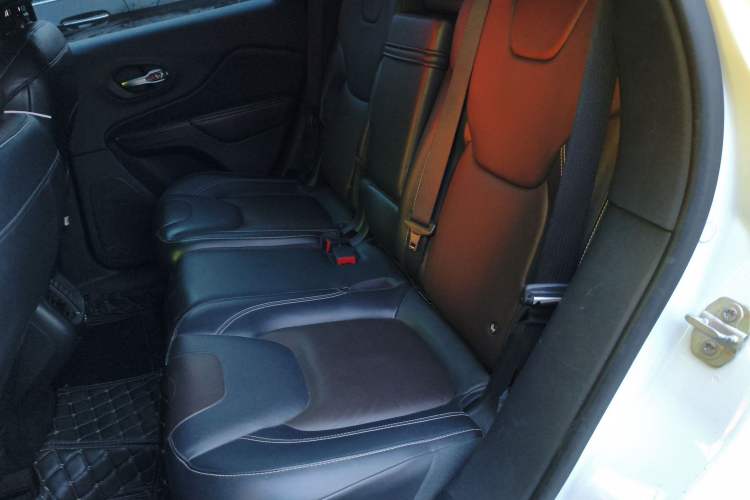 Used Jeep Cherokee 2016 2.4L Leading Smart Version