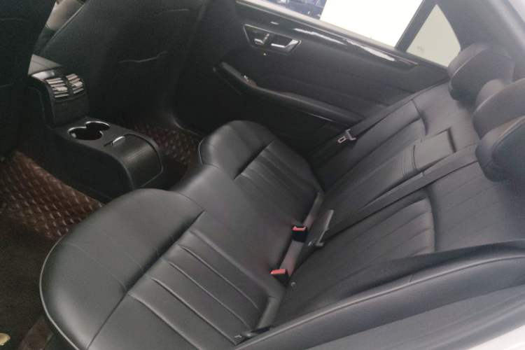 Used Mercedes-Benz E-Class 2015 Facelift E 200 L Sport Edition
