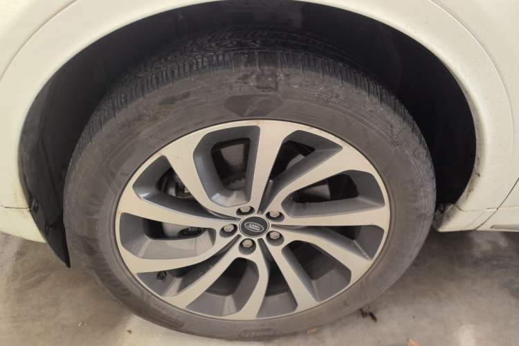 Used Land Rover Discovery Sport 2024 Performance Tech Edition Exterior 4