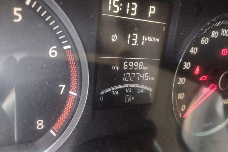Used Volkswagen Lavida 2011 1.4 TSI DSG Prestige Edition Odometer Close Up