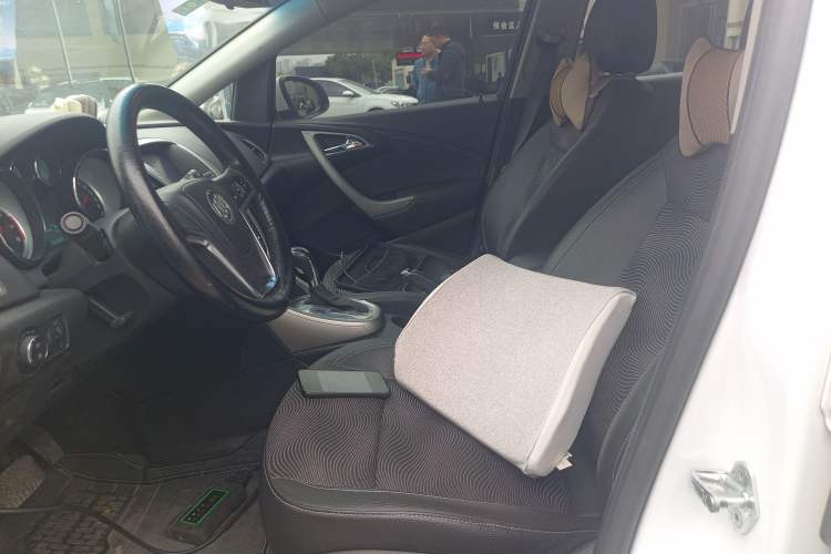 Used Buick GT 2014 XT 1.6L Automatic Fashion Edition Left Front Seat