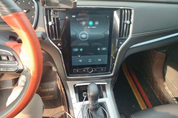 Used Roewe RX5 2019 20T Two-Wheel Drive Automatic Ali Smart Connectivity Platinum Edition
