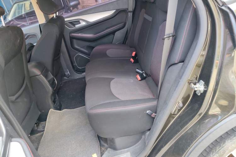 Used Baojun 560 2015 1.8L manual Comfort trim level

