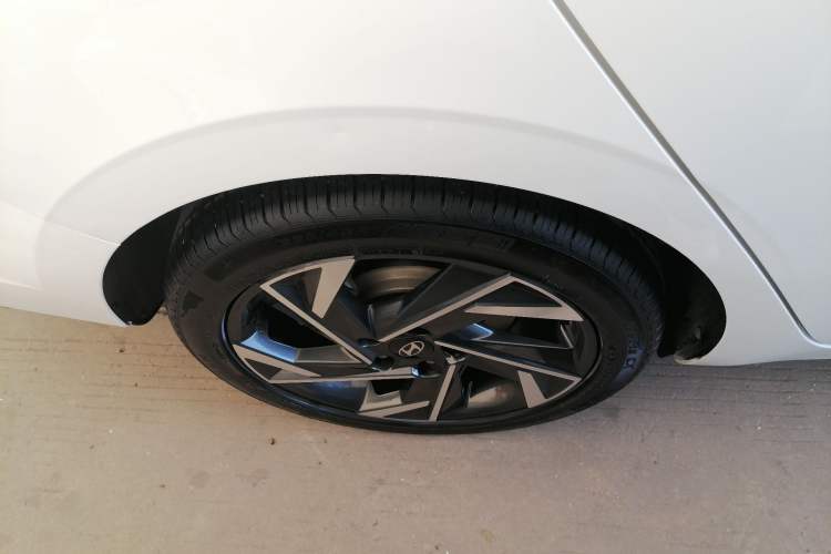 Used Hyundai Elantra 2023 1.5L CVT LUX Prestige Edition